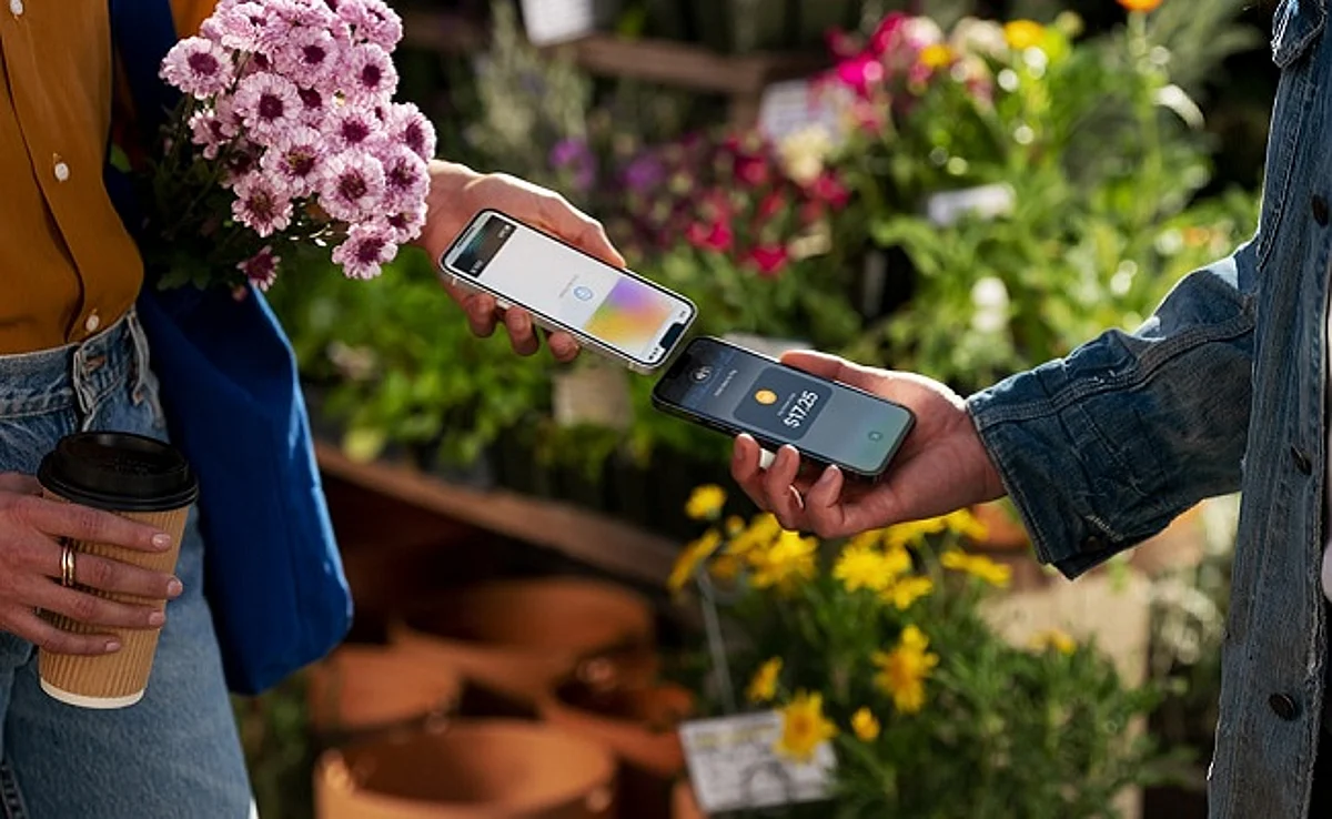 Apple announces contactless payments via new iPhones