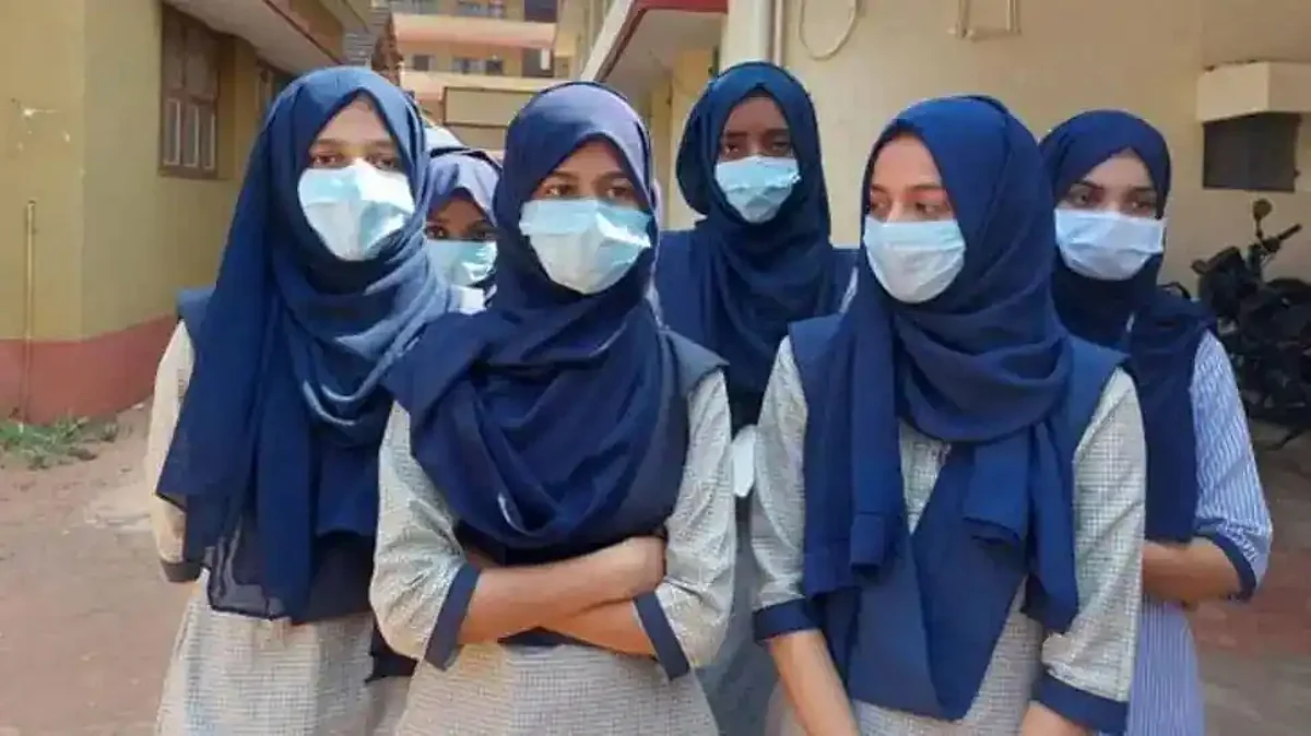 Post-hijab verdict classes resume in K'taka schools, colleges