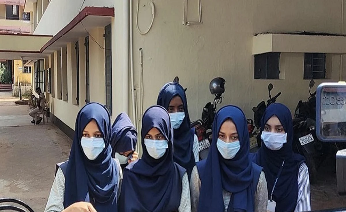 K'taka SSLC exams: Hijab clad invigilator suspended