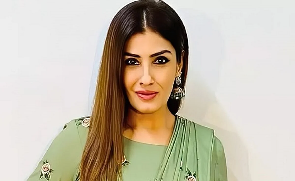 KGF Chapter-2 craze: Raveena shares video of people throwing coins