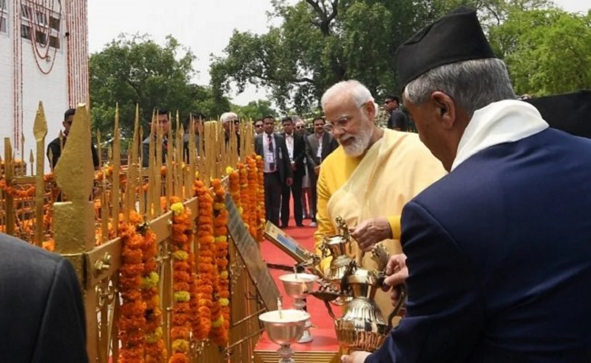 Modi offers prayers in Lumbini's Maya Devi Temple