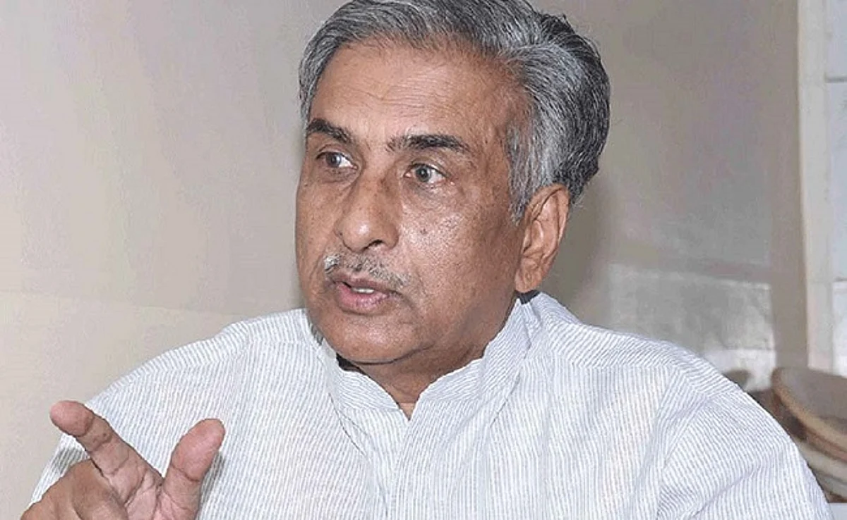 Jolt to JD(S) as Basavaraj Horatti joins BJP in K'taka