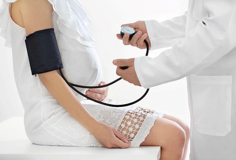 High Blood Pressure in Pregnancy Tied to Long-Term Heart Trouble for Hispanic Women - Vimarsana News