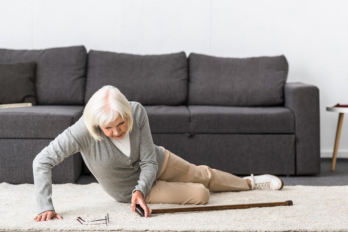 Falling Linked to Raised Risk of Dementia in Older People