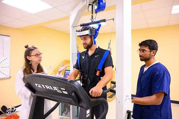 New Upright Scanner Tracks Brain Function While You Walk