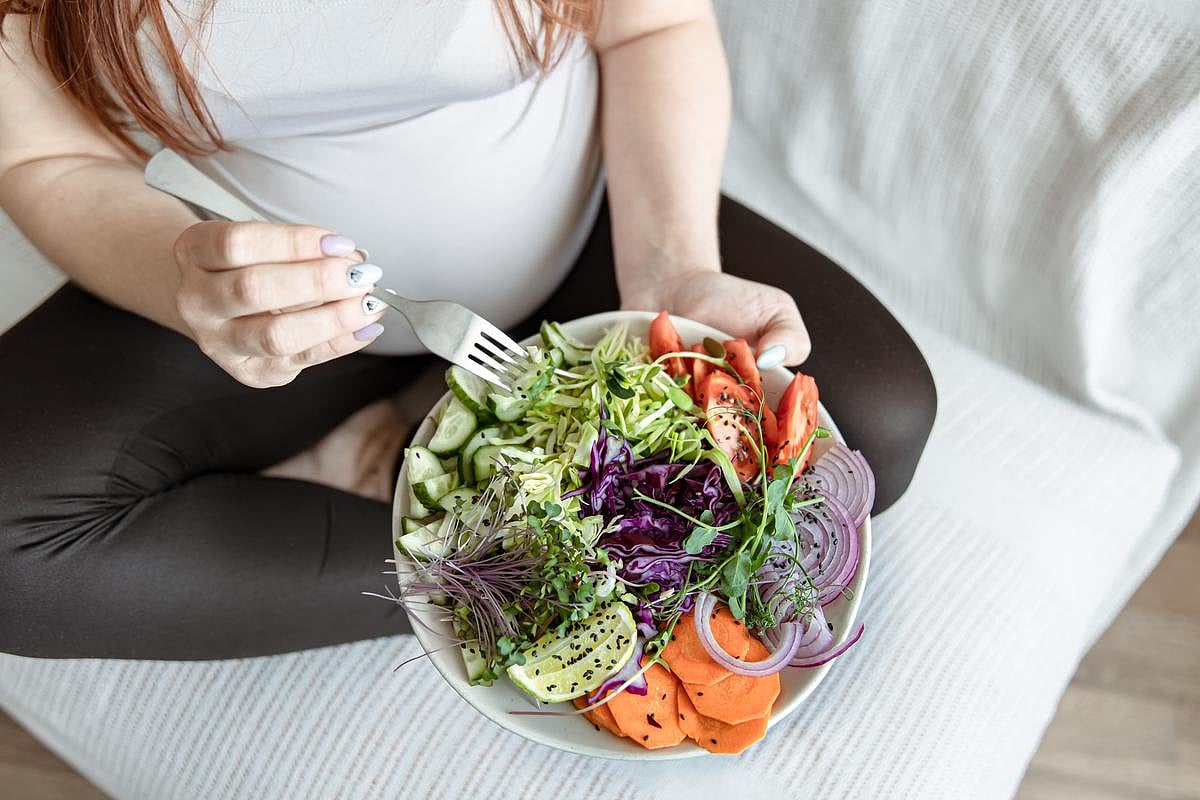 Mom's Healthy Diet in Pregnancy Pays Big Dividends for Baby