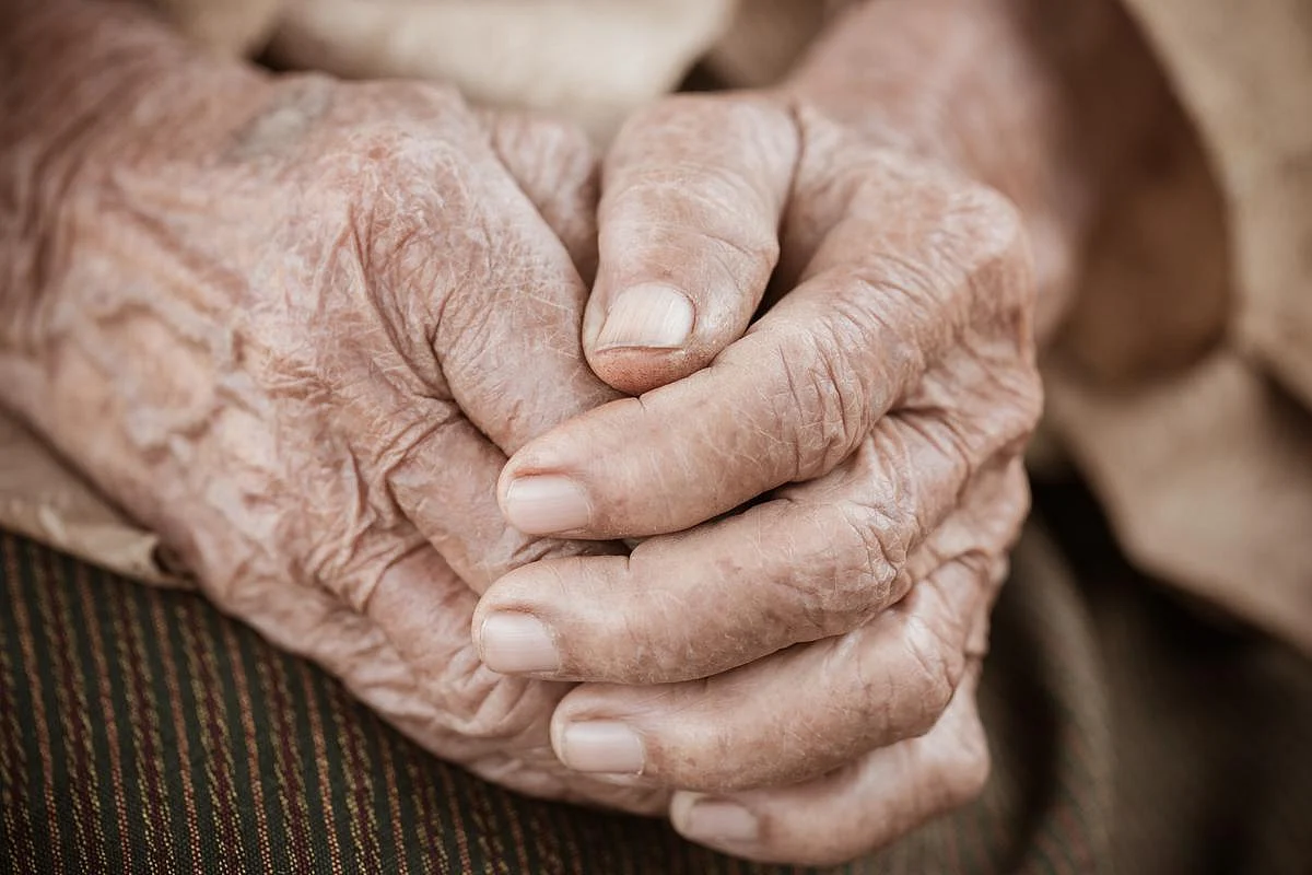 > vía salud<p> Jueves, 24 de julio de 2025-La lucha por domar las arrugas es un conflicto antiguo, con las personas que usan cualquier cantidad de lociones, cremas y tratamientos para tratar de suavizar su piel. </p> <p> ahora, los investigadores dicen que saben exactamente por qué la piel se arrugas. </p><p> 
