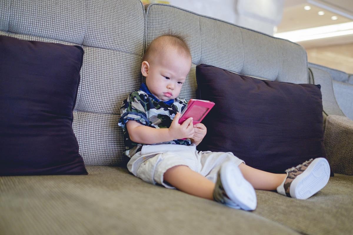 Screen Time May Slow Learning Skills, Study Finds