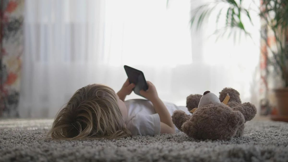 Early Smartphone Access Harms Developing Minds, Study Warns