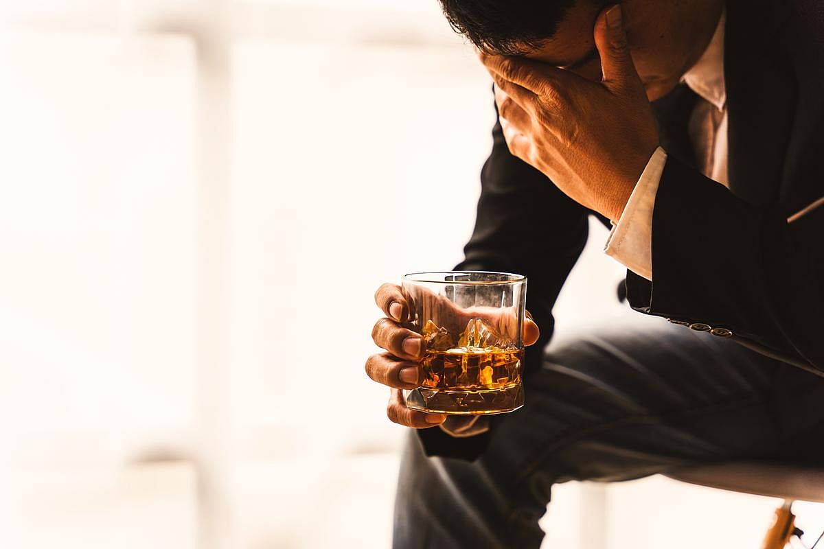Heavy Drinking Linked To Brain Damage, Increased Risk Of Dementia