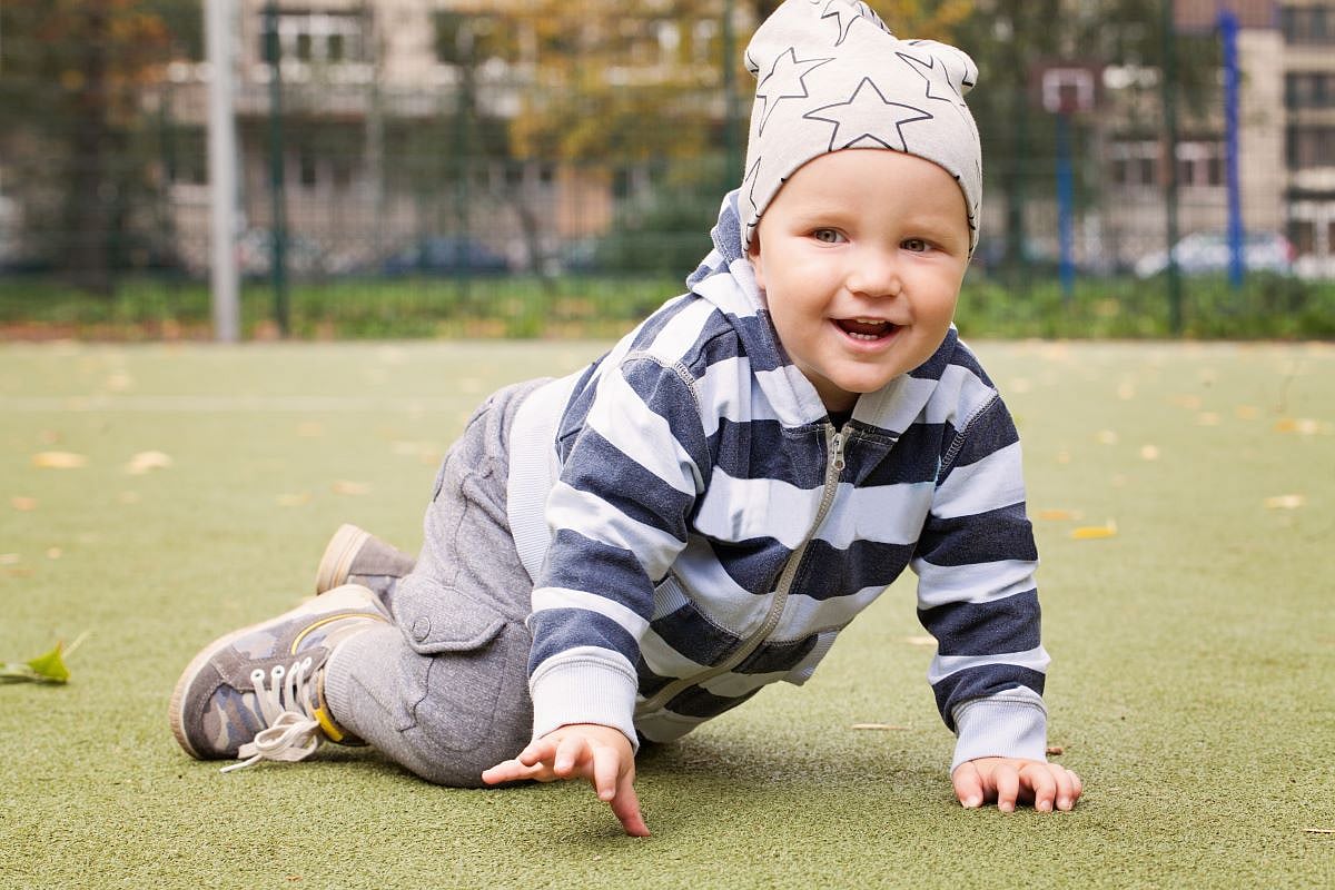 More Sunshine in Pregnancy, Infancy Could Benefit Kids With MS