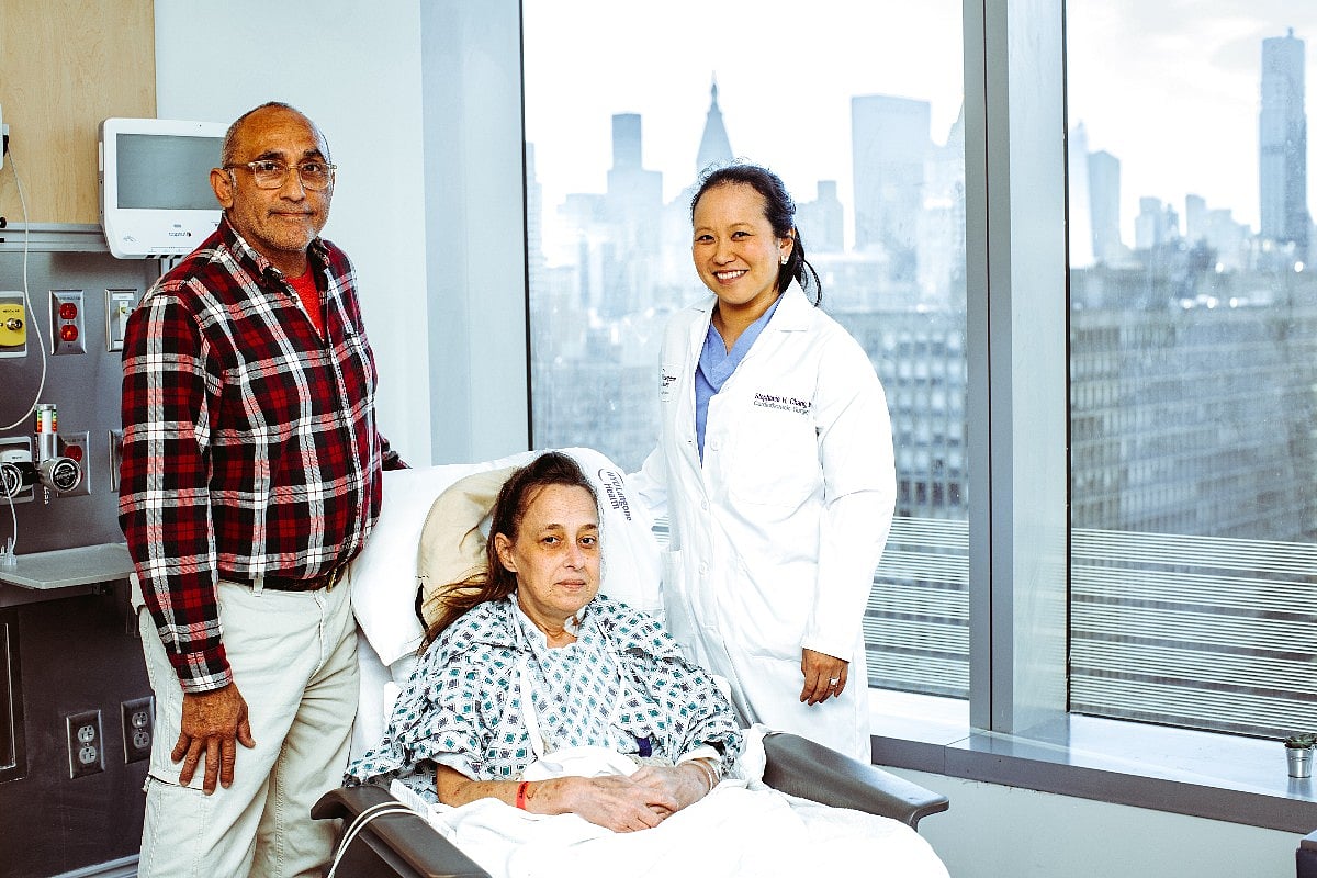 Woman Receives World's First Robotic Double-Lung Transplant