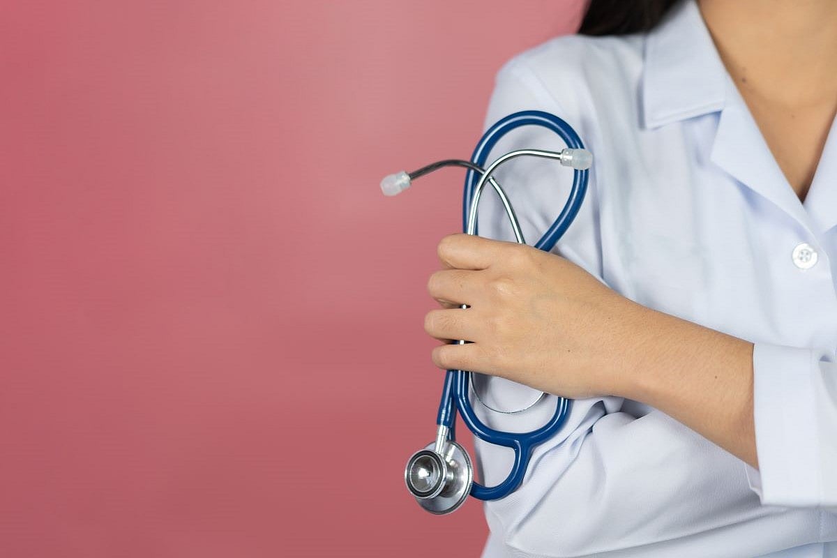 U.S. Hospitals Face Shortages in Essential Staff Due to Foreign Residency Visa Delays