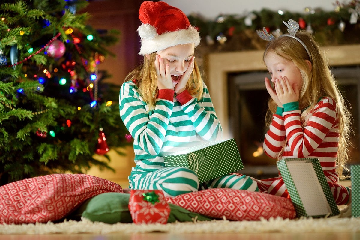 Bribing Kids With Holiday Gifts Popular With Parents, Poll Says