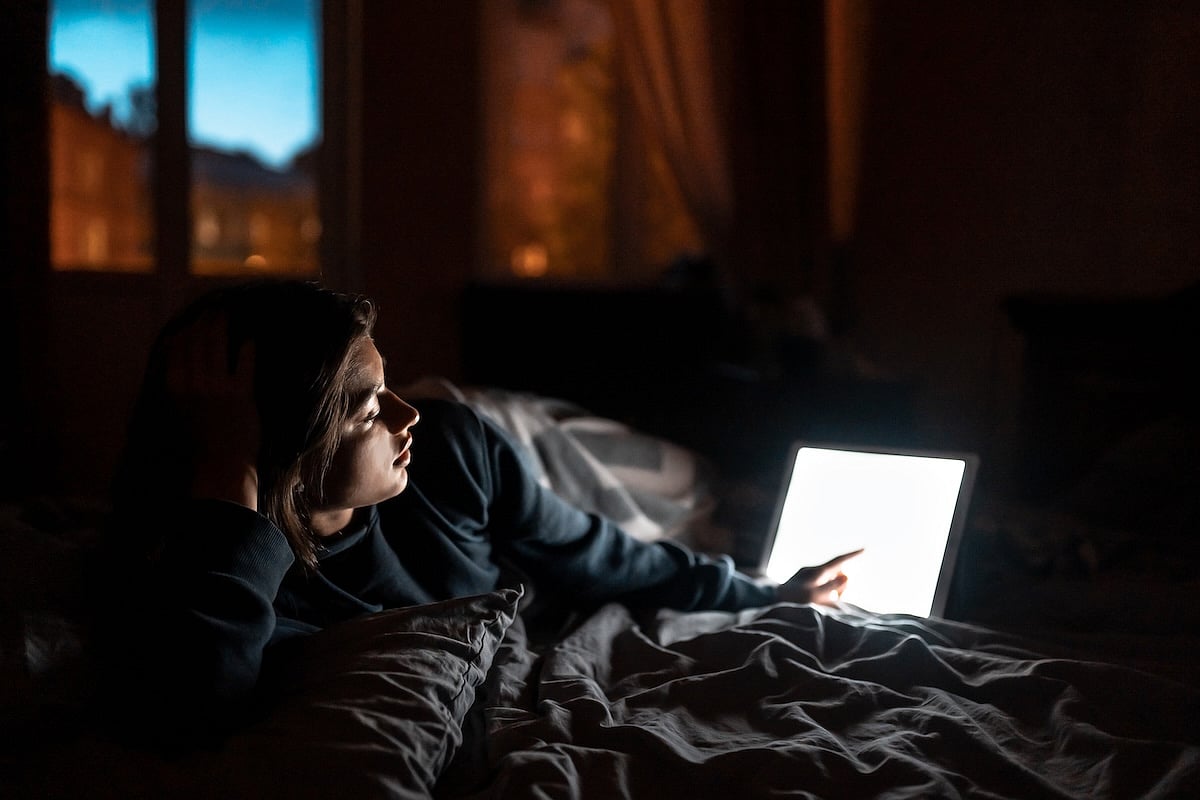 Screen Time Linked To Poor Sleep, Depression Among Teen Girls