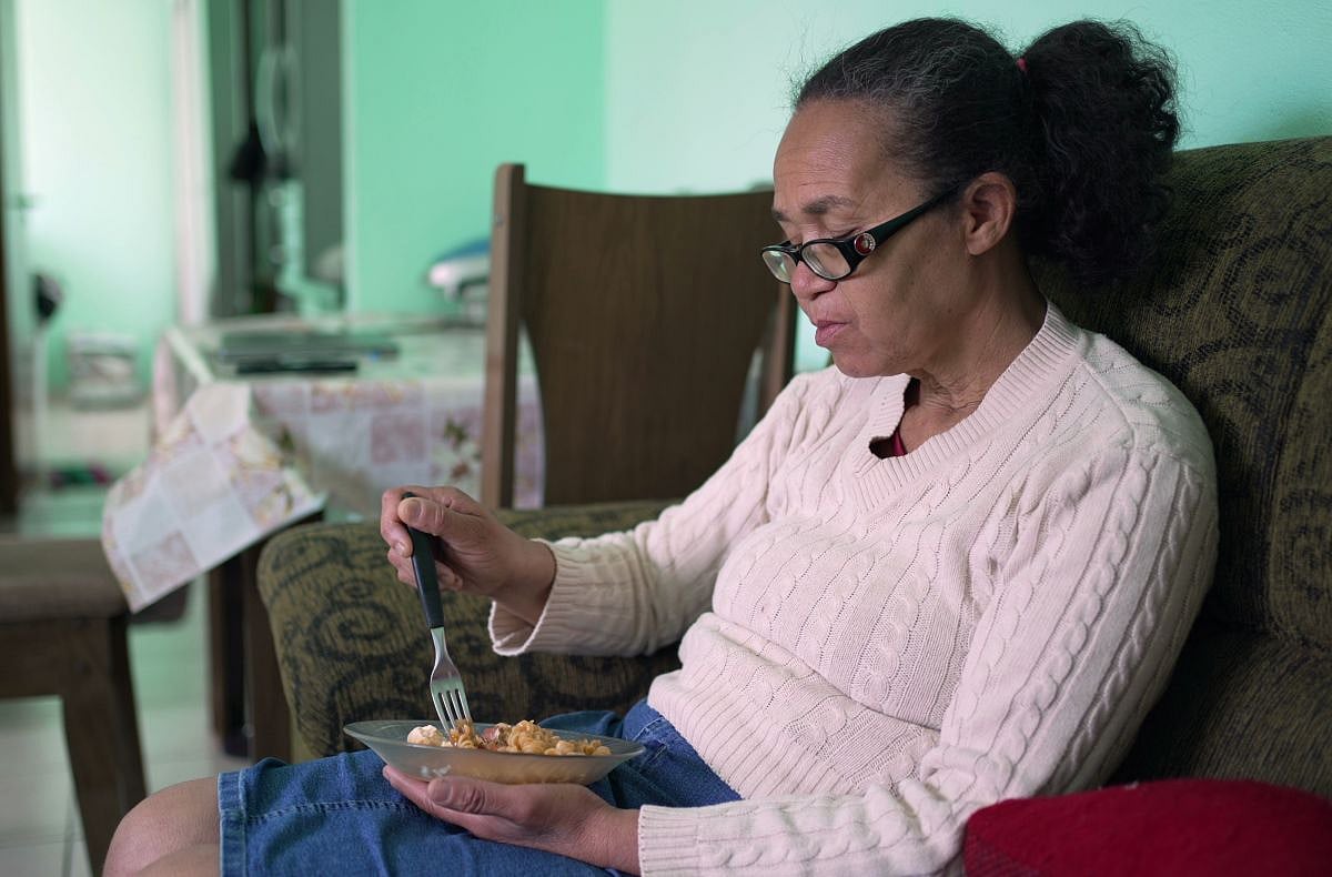 Dining Alone Could Mean Worse Nutrition for Seniors