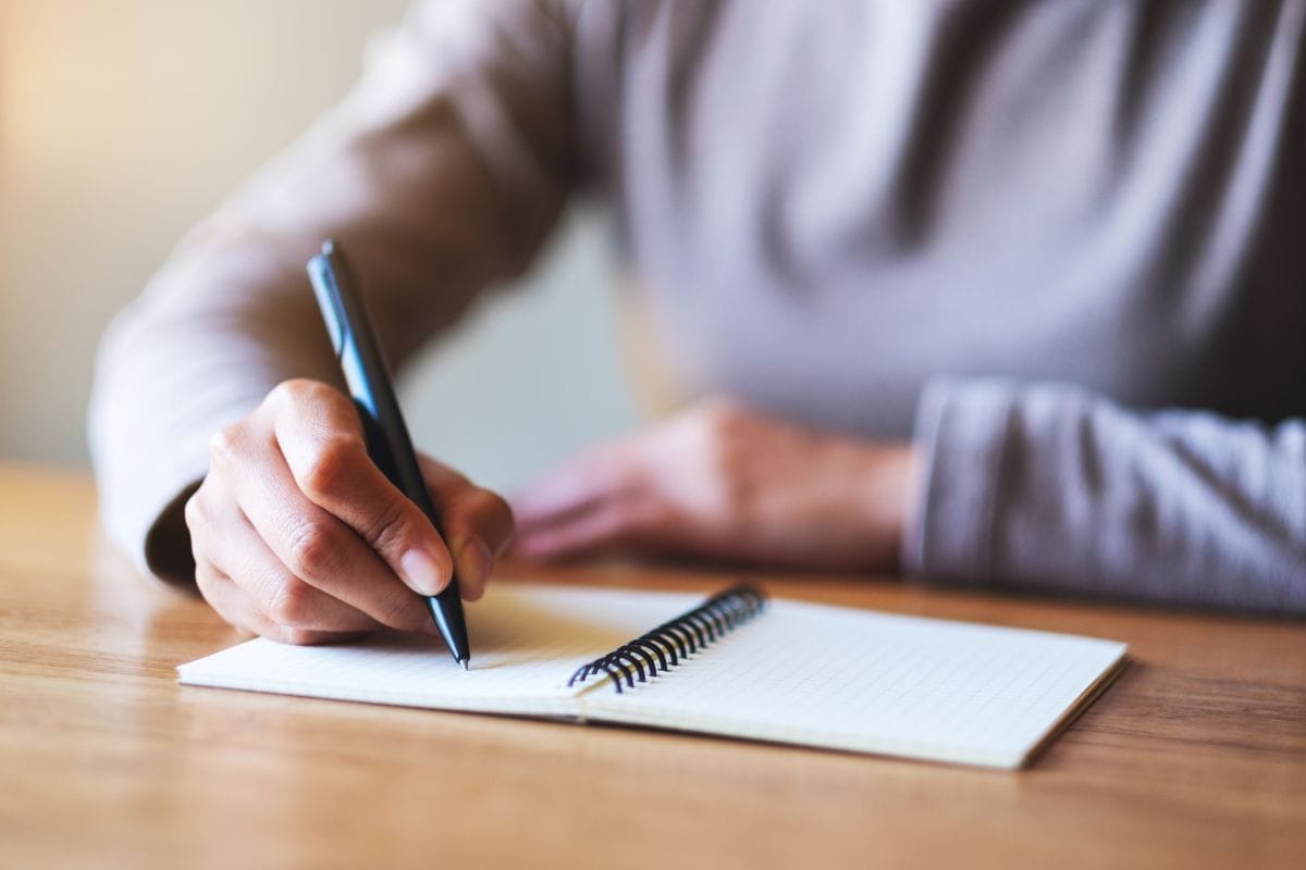 Your Handwriting Could Be a Window Into Your Aging Brain