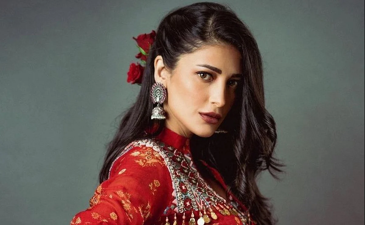 Shruti Haasan First Look: Salaar के पोस्टर के साथ Prabhas ने दी जन्मदिन की शुभकामनाएं