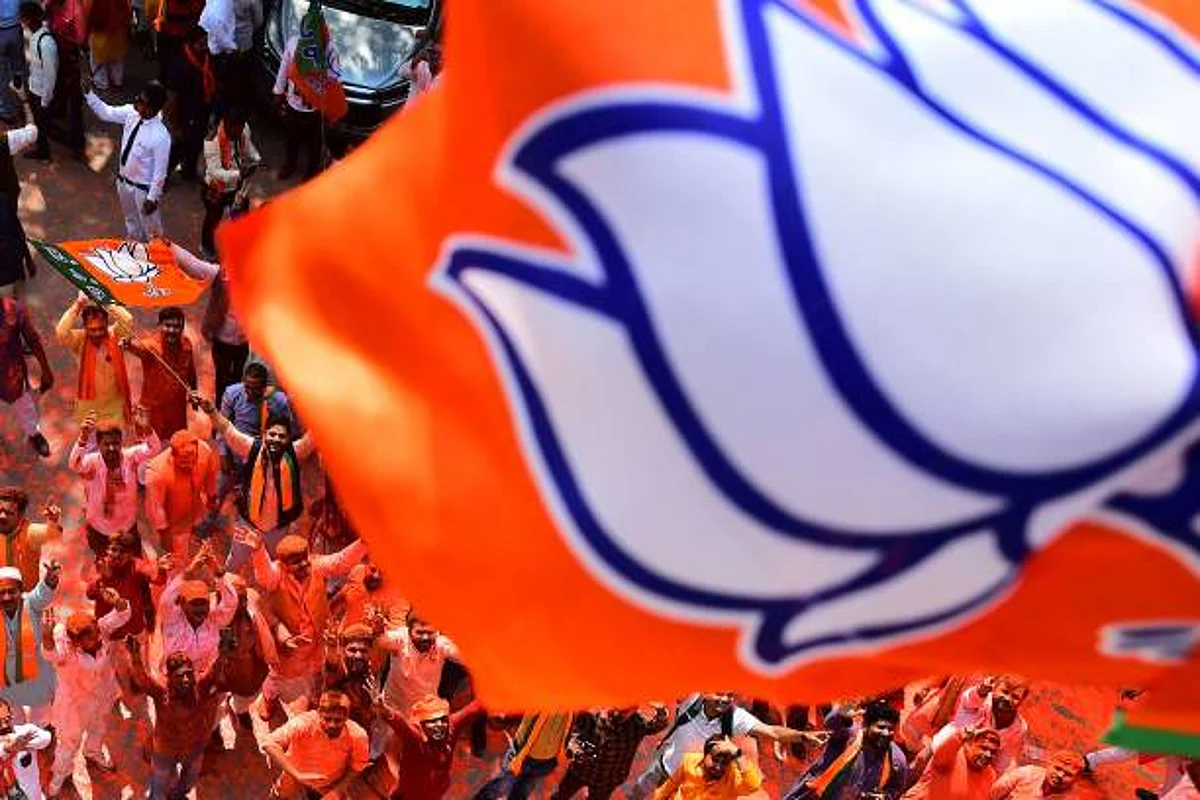 Bharatiya Janata Party के कार्यकर्ताओं ने शुरू किया जश्न, कहा "निस्वार्थ भाव से मिलती है जीत"