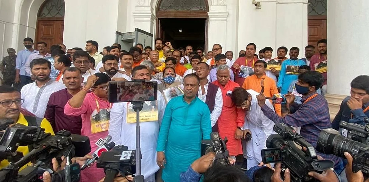 Birbhum Violence Latest Updates: विधानसभा में भाजपा-टीएमसी के बीच मचा बवाल, 5 विधायक निलंबित