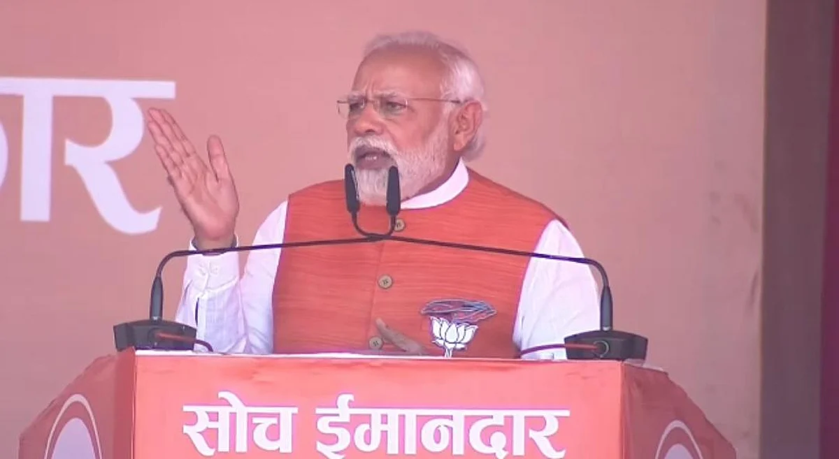 उत्तर प्रदेश में बोले Narendra Modi, "यूक्रेन में फंसे छात्रों को लाने के लिए सरकार कर रही हर संभव प्रयास"