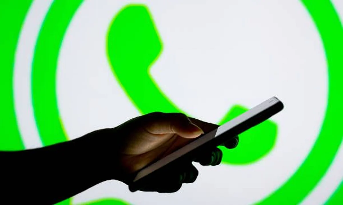 WhatsApp Security Tricks: बिना चैट डिलीट किये रखना चाहते हैं पर्सनल चैट को सीक्रेट? ये ट्रिक्स आएँगी काम