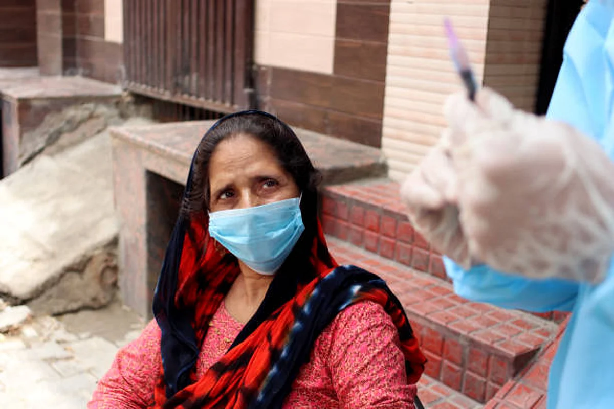 Covid-19 Latest Updates: पिछले 24 घंटों में आए 2500 से अधिक मामले, यहां मिले सबसे ज़्यादा मरीज़