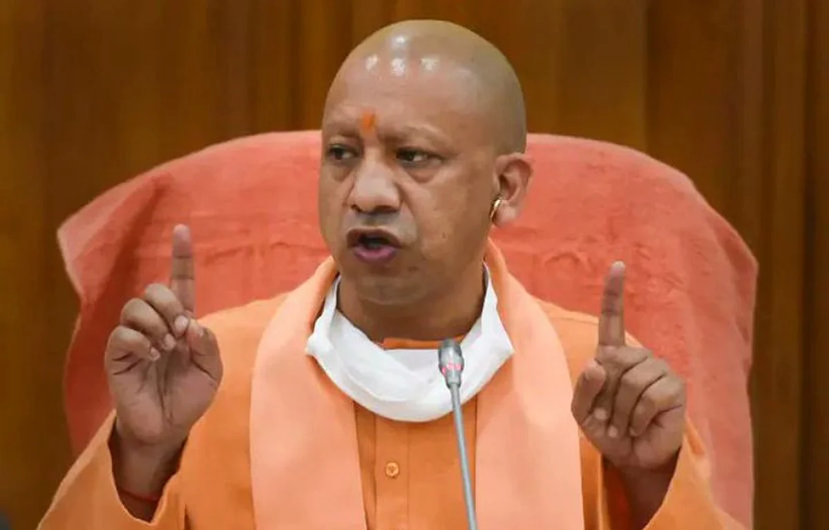 शोभायात्रा और माइक विवाद पर योगी आदित्यनाथ ने अपनाया कड़ा रुख, पुलिस को दिए सख़्ती के आदेश