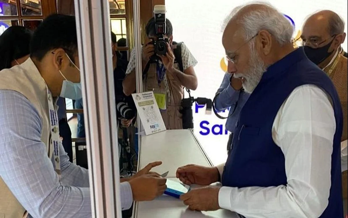 प्रधानमंत्री नरेंद्र मोदी ने किया देश के पहले 'प्रधानमंत्री संग्रहालय' का उद्धाटन, टिकट खरीदकर बने पहले विज़िटर
