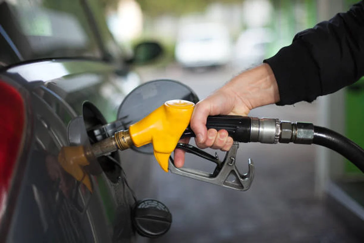 Petrol-Diesel Price Hike: फिर लगी महंगाई की आग, 15 दिनों में 13वीं बार बढ़ी कीमत