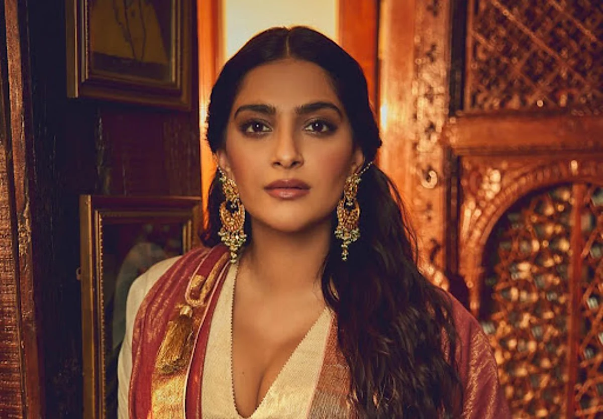 फ़िल्मी सितारों से भरी सोनम कपूर की ‘जश्न-ए-दिवाली', मलाइका-अर्जुन भी आए नज़र