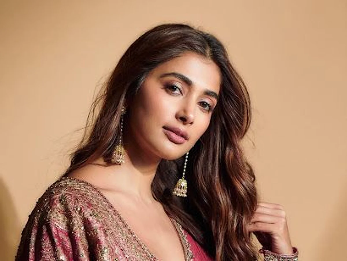 ‘किसी का भाई किसी की जान’ के सेट पर मना पूजा हेगड़े का जन्मदिन, भाईजान भी आए नज़र