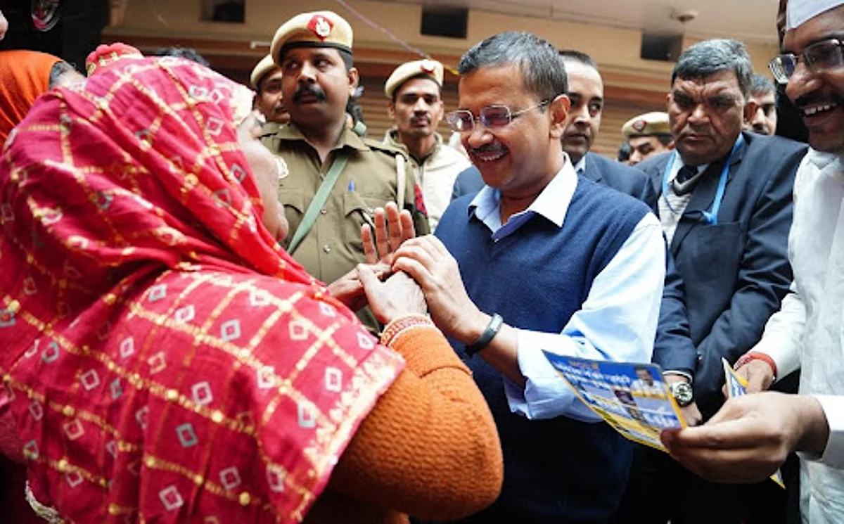 Arvind Kejriwal MCD Polls: मनोज तिवारी पर साधा निशाना, कही ये बड़ी बात