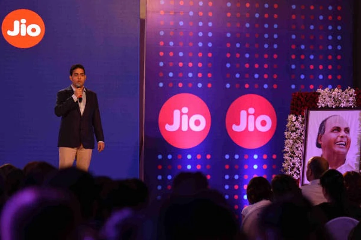 MUMBAI, INDIA - SEPTEMBER 29: Akash Ambani, son of Reliance Industries Ltd. Chairman Mukesh Ambani, launches the new iPhone 8 and 8 Plus with Jio specific offers and the special plans, at Reliance Corporate Park, Ghansoli, on September 29, 2017 in Mumbai, India. (Photo by Bachchan Kumar/Hindustan Times via Getty Images)