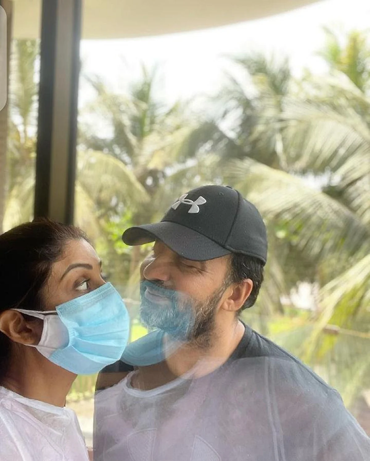 Shilpa Shetty: कोविड 19 में पति के साथ बिता रही हैं रोमांटिक पल