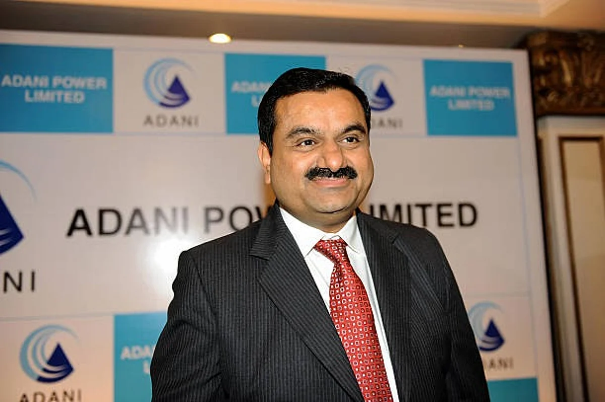 Adani Stocks को भारी घाटा, शेयर बाजार की रफ़्तार थमी