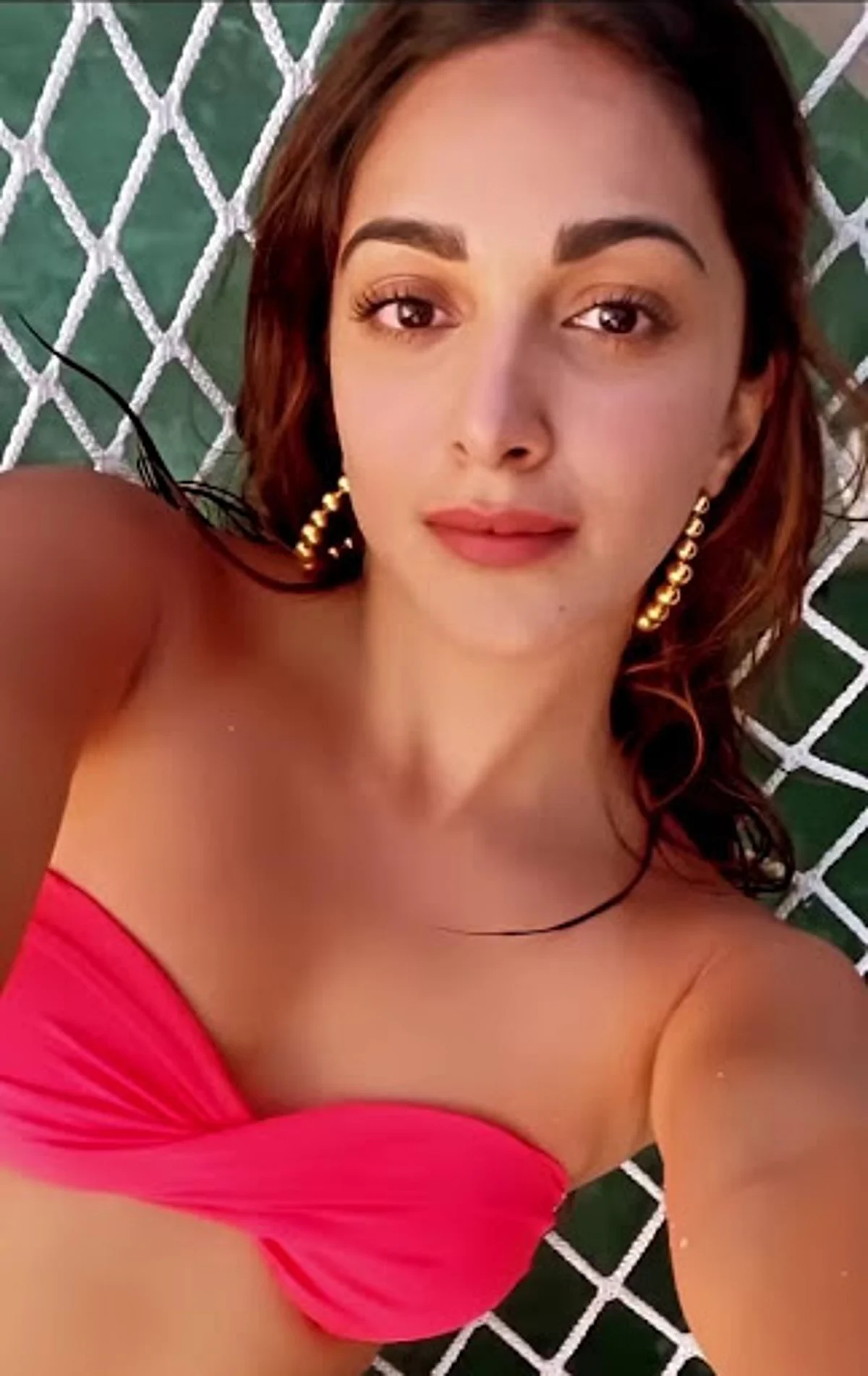 पिंक हाॅट बिकनी में Kiara Advani ने शेयर किया विडियो, फैंस और सेलेब्स बोले बेहद ‘खूबसूरत’