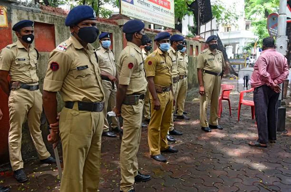UPPBPB vacancy 2021: यू.पी. पुलिस में निकली 1329 वेकैंसी, योग्य 15 जुलाई 2021 तक भरें आवेदन