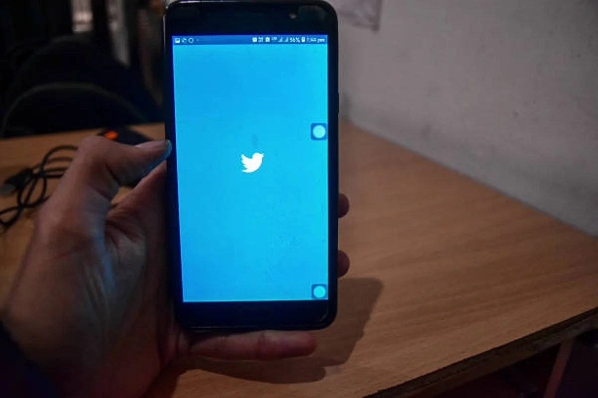 Twitter को अब नहीं मिलेगी कानूनी सुरक्षा,”सांप्रदायिक भावनाओं को भड़काने” का लगा आरोप