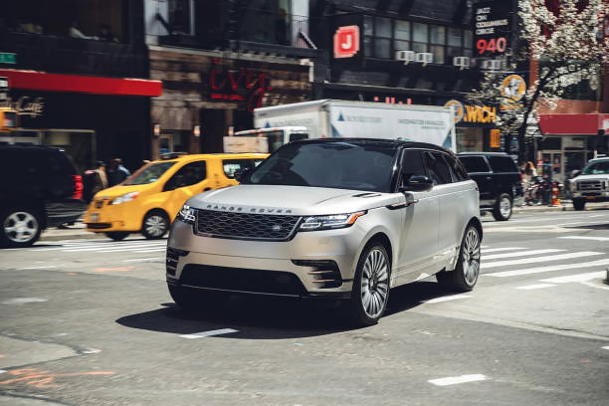 Range Rover Velar है JLR की नई SUV. शानदार डिजाइन, तकनीक और लग्जरी से लैस है ये मॉडल