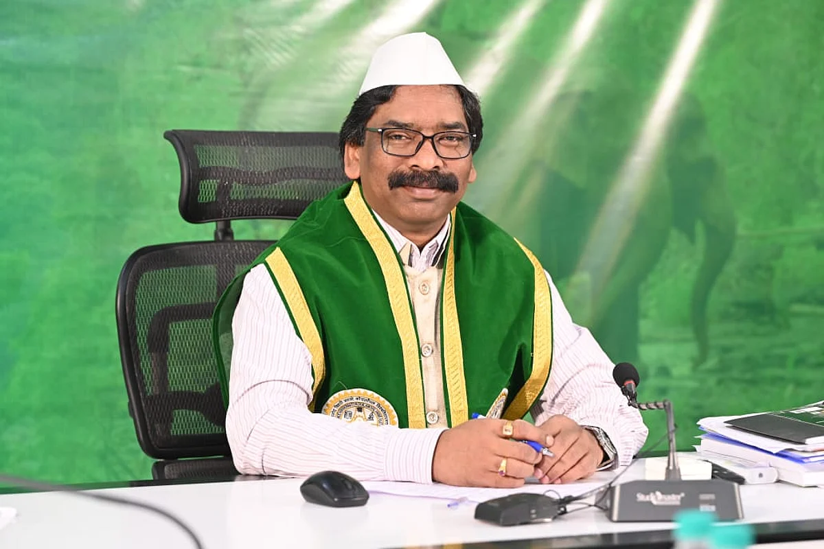 Hemant Soren: झारखंड सरकार ने गरीब छात्रों की विदेश में पढ़ाई के लिए किया स्कॉलरशिप का ऐलान