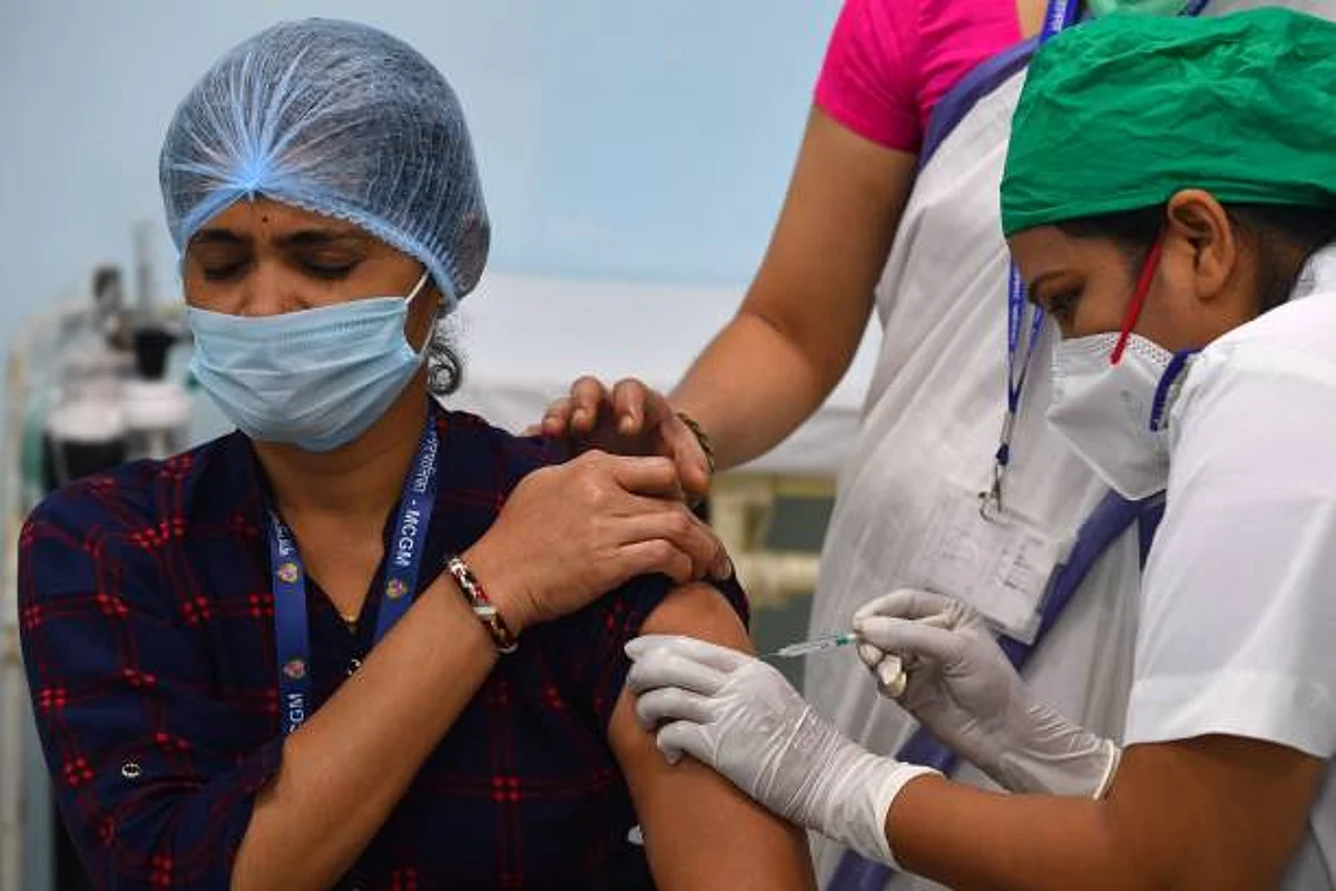 Maharashtra Vaccination Drive: राज्य ने बनाया रिकाॅर्ड, 1 करोड़ से ज़्यादा लोगों का हुआ पूर्ण टीकाकरण