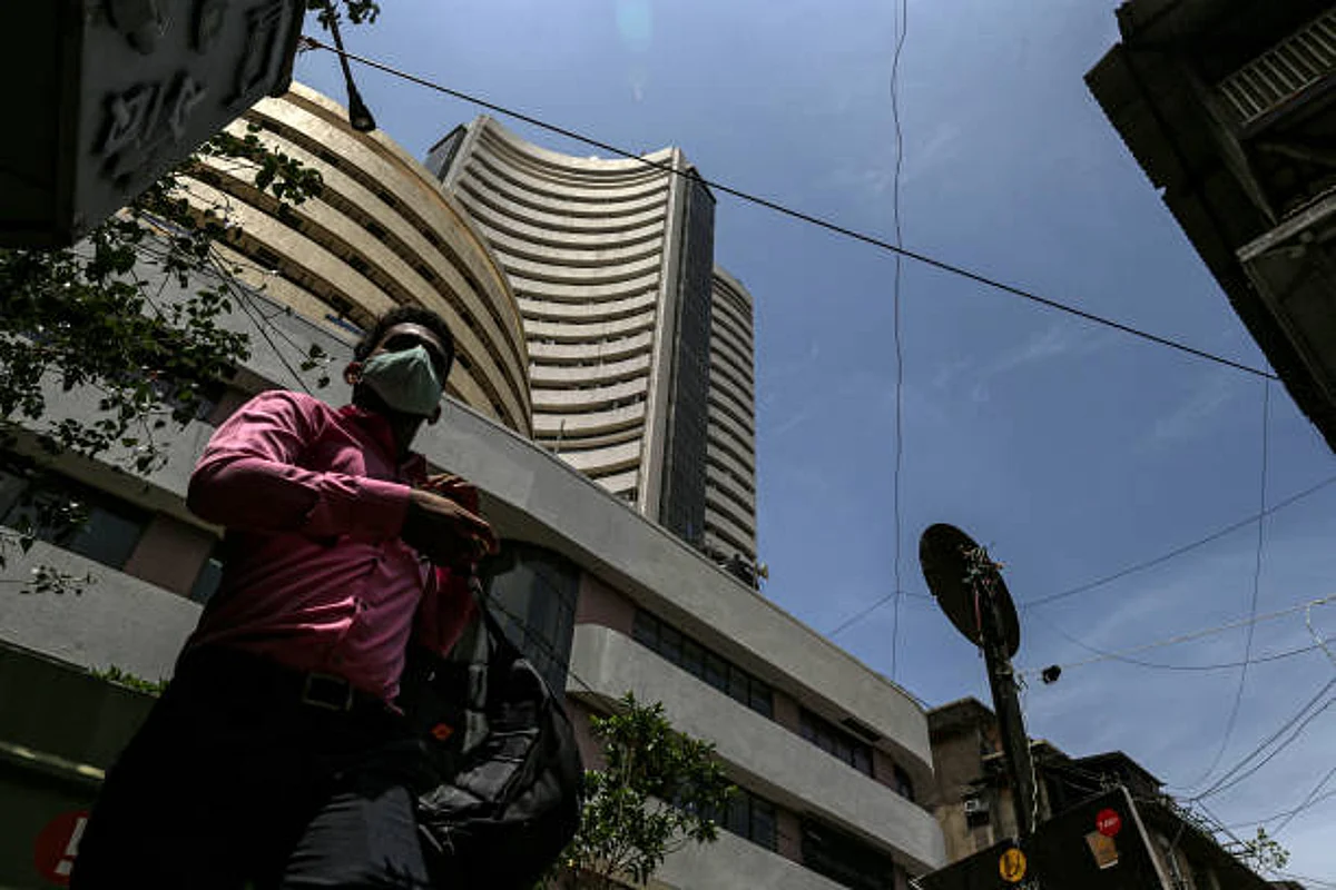 Sensex Updates 4 August: 54,000 के पार हुआ बाज़ार
