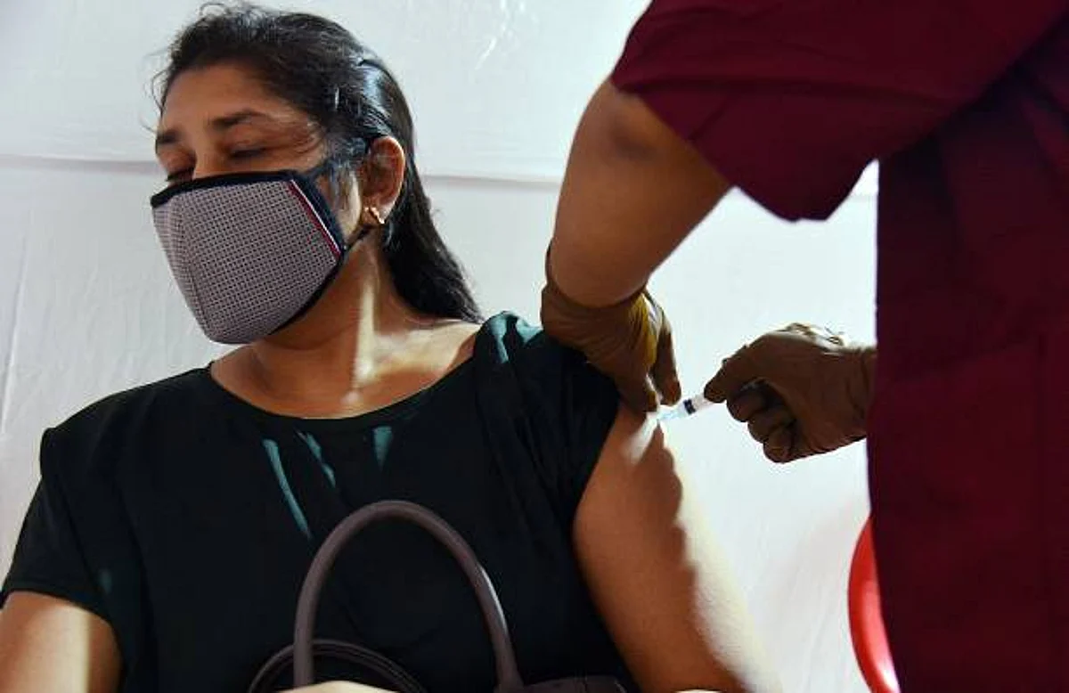 Covid-19 Updates: पिछले 24 घंटे में देश भर में आए 36 हज़ार से अधिक मामले, कुल सक्रिय मामलों में दर्ज हुई गिरावट