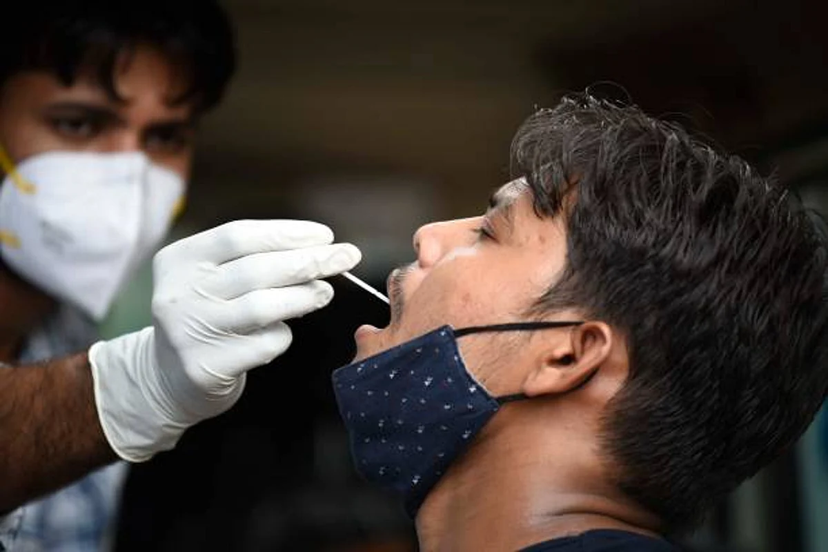 Covid-19 Updates: देश में फिर बढ़ा संक्रमण, पिछले 24 घंटों में दर्ज हुए 40 हज़ार से अधिक मामले