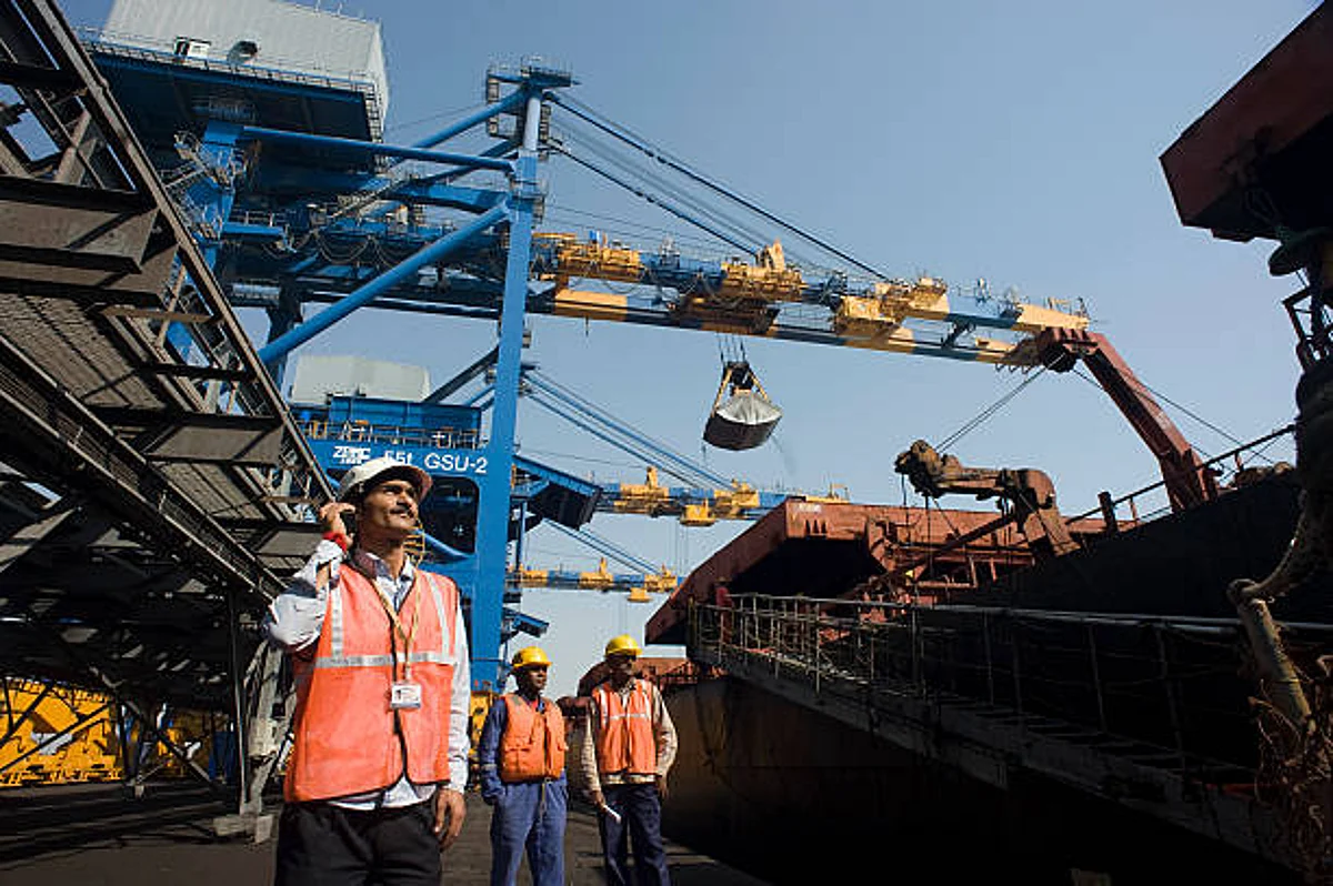 Adani Ports June Q1 2021 Results: कंपनी ने जारी किए जून क्वार्टर के नतीजे, स्टॉक्स खरीदें, बेचें या होल्ड करें?