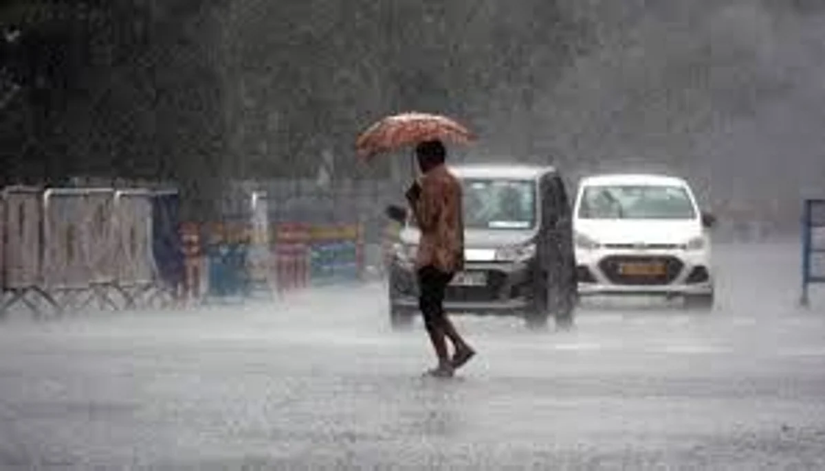Uttar Pradesh: बारिश से बेहाल हुआ राज्य, स्कूल कॉलेज दो दिन के लिए बन्द