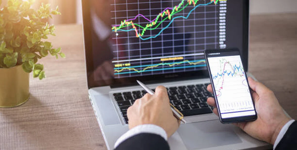 Share Market Updates: बाज़ार में गिरावट जारी, आदित्य बिरला एएमसी के IPO पर टिकी हैं निगाहें
