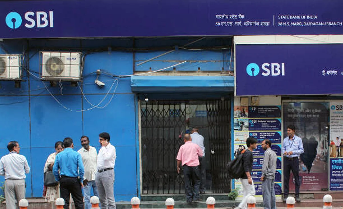 SBI News: प्रोबेशनरी ऑफिसर की 2,056 भर्तियों के लिए अधिसूचना हुई जारी, यहां पढ़ें ज़रूरी जानकारी