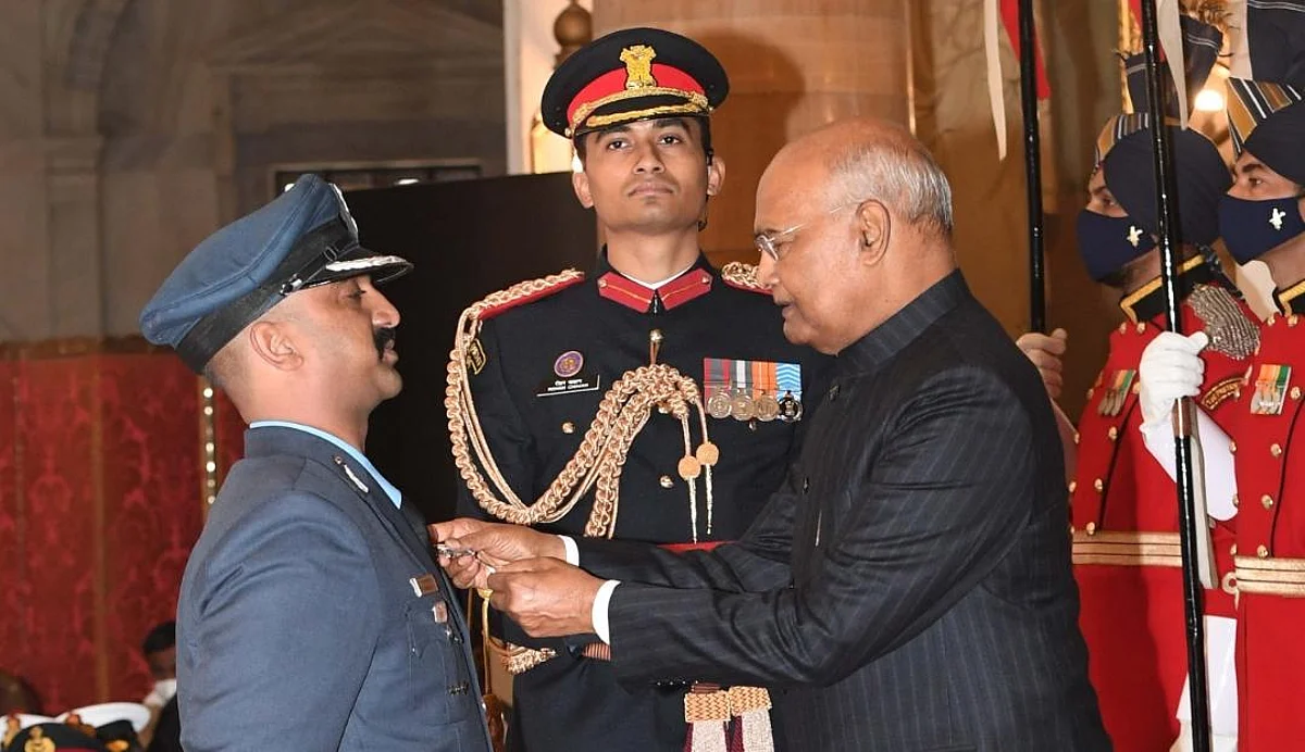 Abhinandan Varthaman: बालाकोट के फ्लाइंग वॉरियर को मिला वीर चक्र का सम्मान